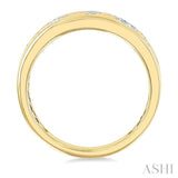 1/2 Ctw Scatter Mixed Diamond Cut Bold Gold Fashion Band in 14K Yellow Gold