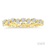 5/8 Ctw Curvy Zig-Zag Round Cut Diamond Eternity Wedding Band in 14K Yellow Gold