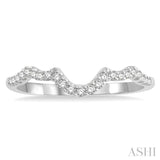 1/6 Ctw Curved Round Cut Diamond Wedding Band in 14K White Gold