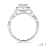 1/2 Ctw Pear Shape Mount Marquise Shank Lovebright Round Cut Diamond Ring in 14K White Gold
