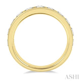 1 1/2 Ctw Channel Set 11 Stone Round Cut Diamond Wedding Band in 14K Yellow Gold