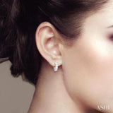 1/10 Ctw Ribbed Round Cut Diamond Pirouette Bold Fashion Hoop Earrings in Sterling Silver