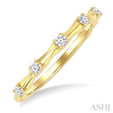 1/5 Ctw Bamboo Shoot Inspired Round Cut Diamond Fashion Ring in 14K Yellow Gold
